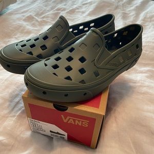 Vans Trek Slip On in Grapeleaf